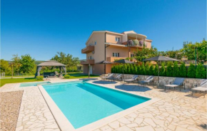 Stunning Home In Gornji Vinjani With Wifi